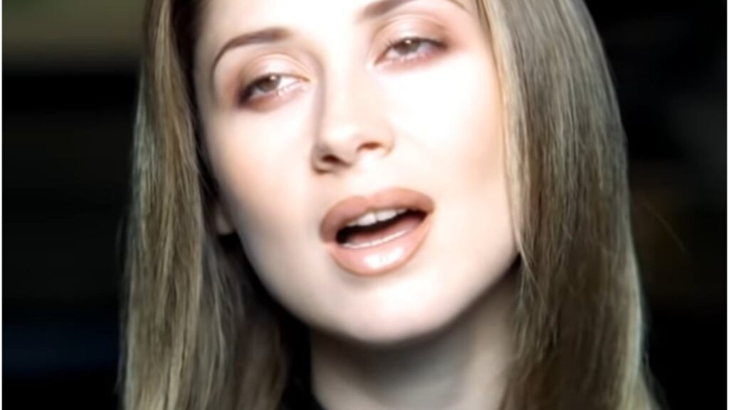 Lara Fabian (screenshot from the song Adagio)